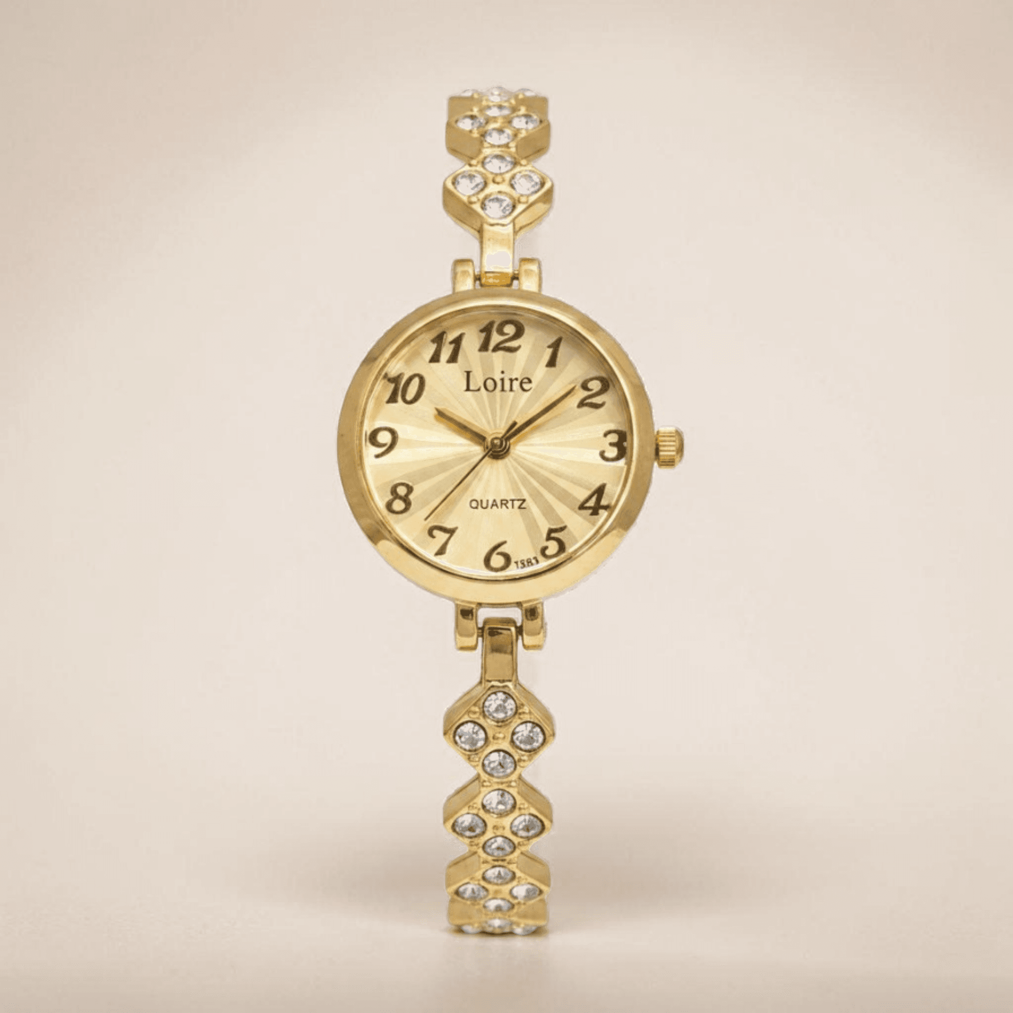 Montre femme élégante aux finitions brillantes