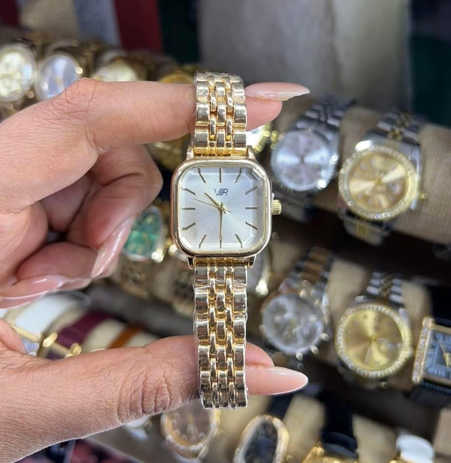 Montre élégance romaine, bracelet acier