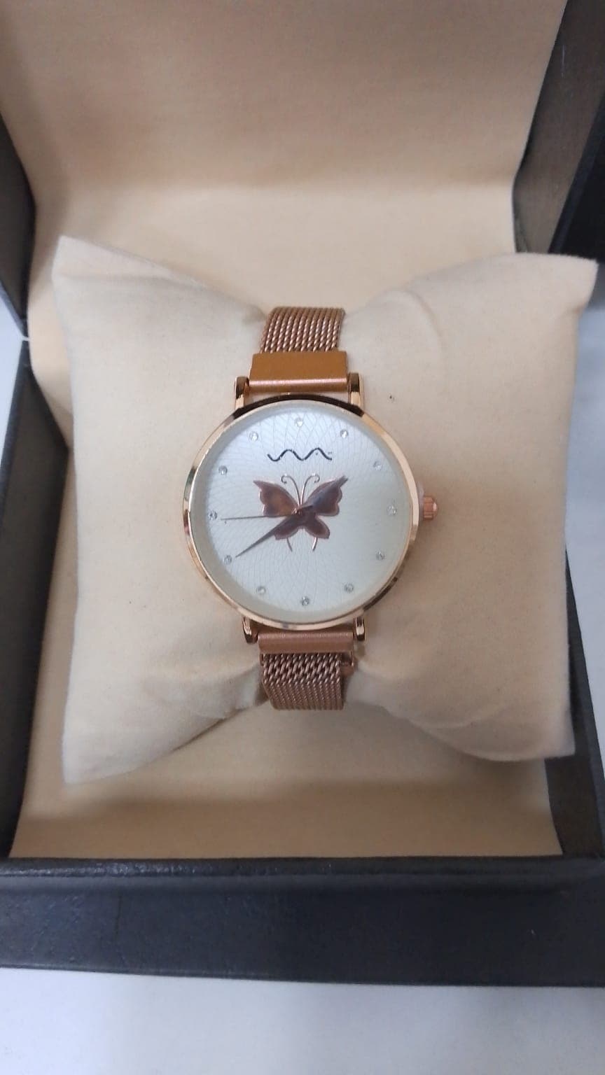 Montre femme magnétique élégante